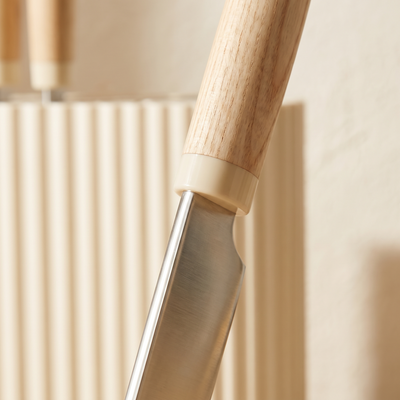 Detail of the ash handle, cream ferrule and steel blade