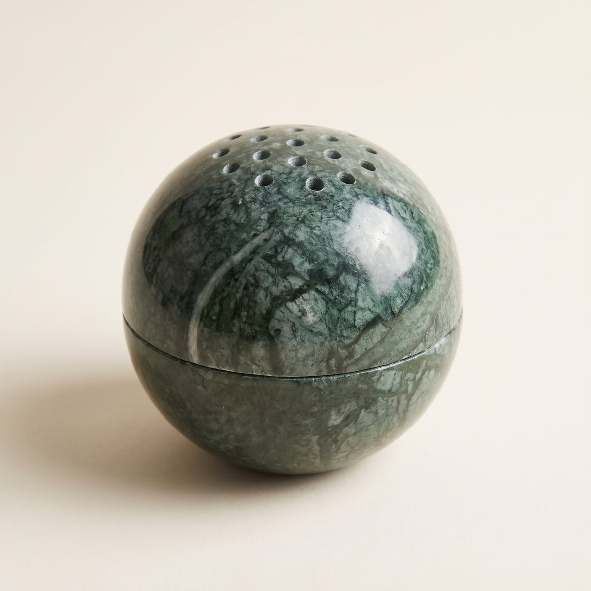 The Kōdō Stone Burner in green marble